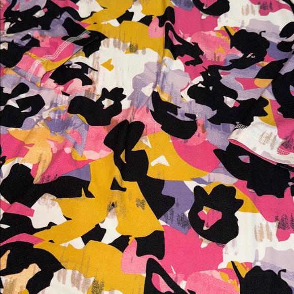 LuLaRoe Pastel Floral Top “Eliza” (2XL) - Picture 2 of 6